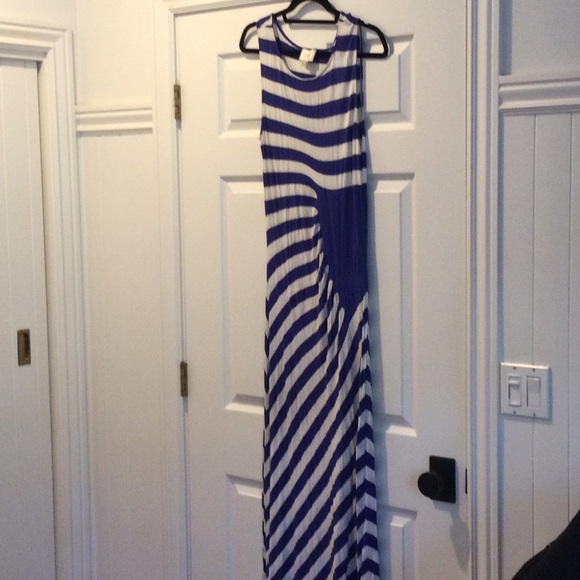 ECI Maci Dress - Picture 1 of 5